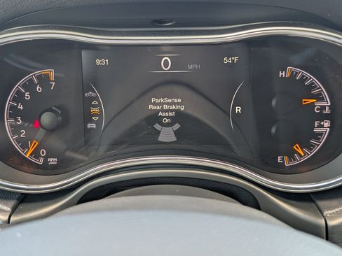 Used 2021 Jeep Grand Cherokee Laredo X AWD/4WD image 34