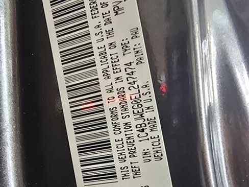 Used 2014 Jeep Wrangler Unlimited Sahara image 32