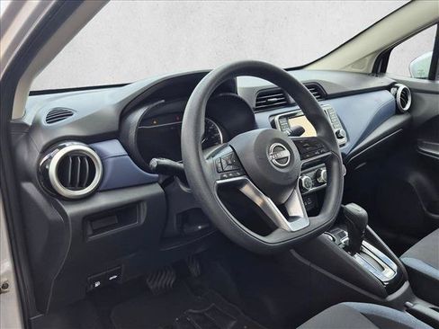 Used 2023 Nissan Versa SV FWD image 9