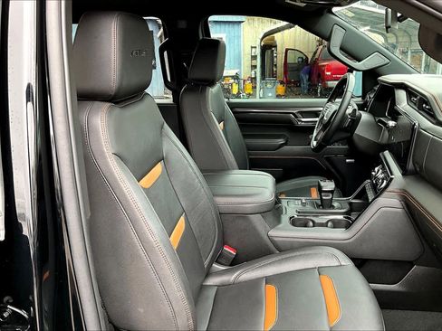 Used 2023 GMC Sierra 1500 AT4 w/ AT4 Premium Package image 9