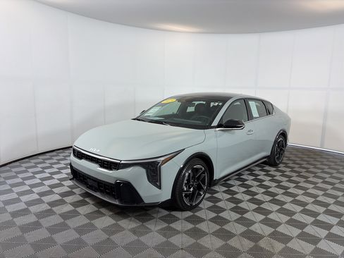 Certified 2025 Kia K4 EX w/ GT-Line Sunroof Package FWD image 2