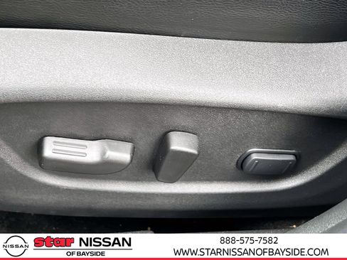 Used 2022 Nissan Rogue Sport SL w/ Premium Package image 18