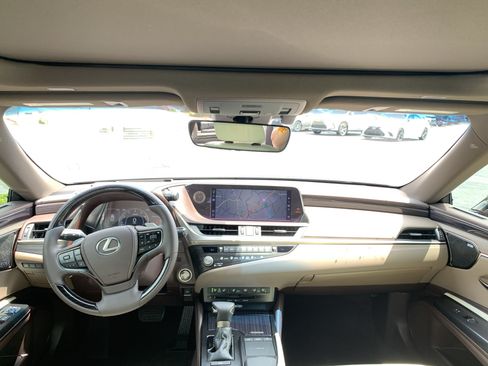 Used 2021 Lexus ES 350 Ultra Luxury w/ Accessory Package 2 FWD image 30