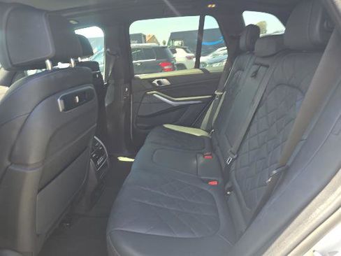 Used 2024 BMW X5 xDrive40i AWD/4WD image 9