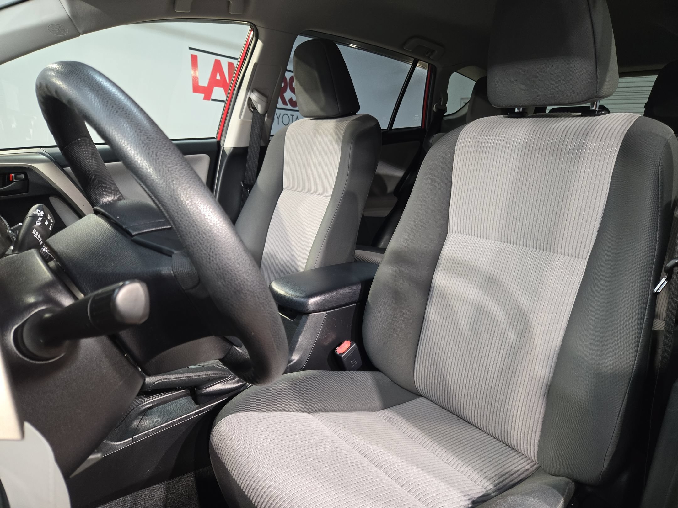 Used 2015 Toyota RAV4 LE FWD image 23