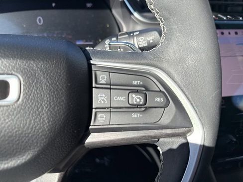 Certified 2023 Jeep Grand Cherokee L Limited w/ Luxury Tech Group II image 31