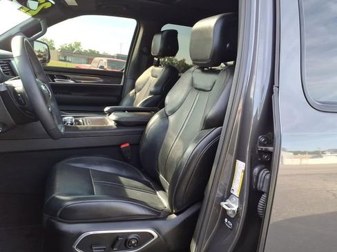 Certified 2023 Jeep Wagoneer 4WD w/ Premium Group I image 12