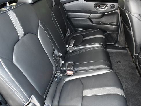 Used 2025 Honda Pilot Touring image 45