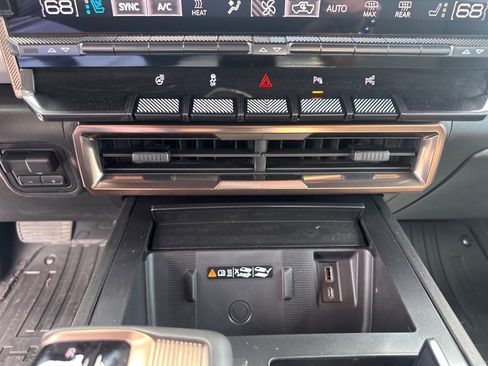 New 2025 GMC Hummer EV 2X w/ LPO, Illumination Package image 14