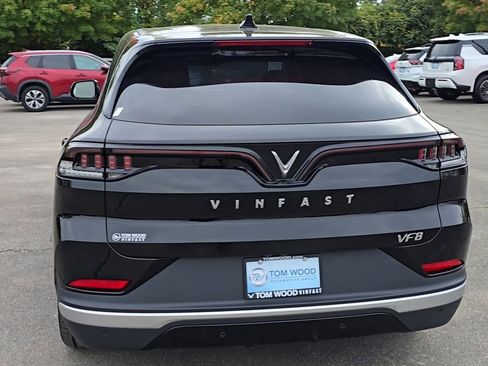 New 2025 VinFast VF 8 Plus AWD/4WD image 7