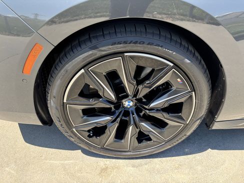 Certified 2023 BMW 740i RWD image 13