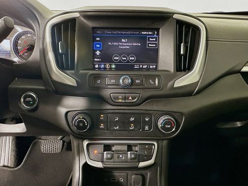 Used 2024 GMC Terrain SLE image 14