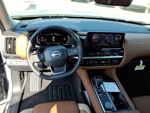 New 2026 Nissan Pathfinder Platinum AWD/4WD image 9