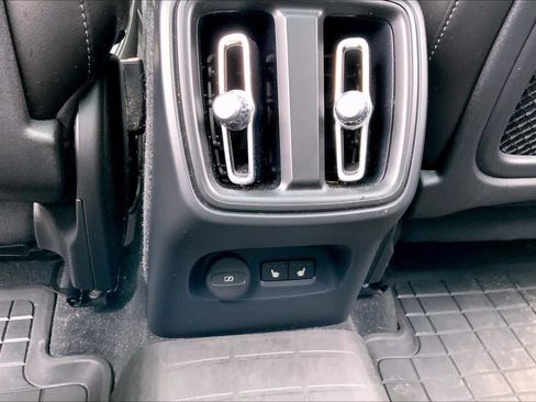 Used 2023 Volvo XC40 B5 Plus w/ Driver Assist Package AWD/4WD image 35