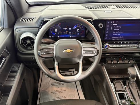 Used 2024 Chevrolet Colorado LT w/ LT Convenience Package II image 11