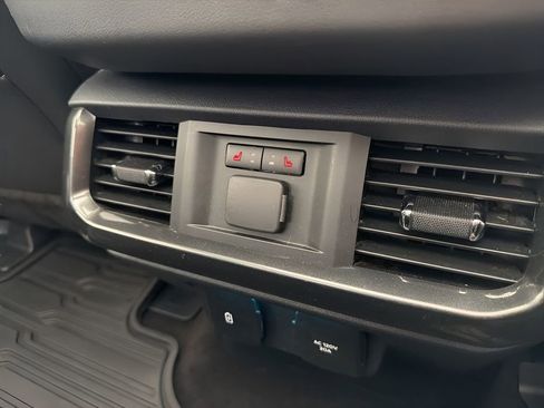 Used 2021 Ford F150 Lariat w/ Equipment Group 502A High image 17