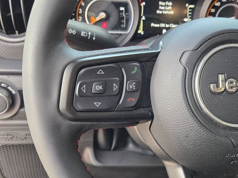 Used 2024 Jeep Gladiator Rubicon AWD/4WD image 24