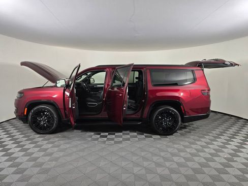 New 2025 Jeep Wagoneer L Series II w/ HD Trailer Tow Package w/25F image 15