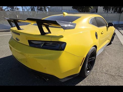 Used 2018 Chevrolet Camaro ZL1 RWD image 8
