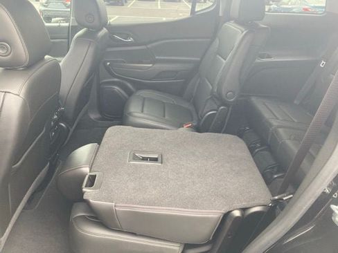 Used 2023 GMC Acadia SLT AWD/4WD image 19