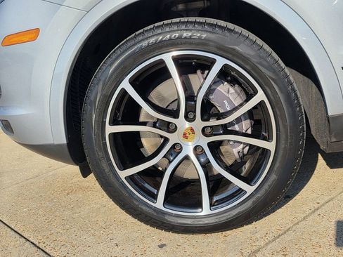 Used 2021 Porsche Cayenne Coupe image 13