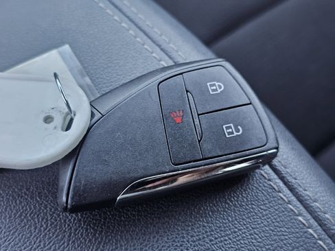 Used 2025 GMC Canyon Elevation w/ Technology Package RWD image 30