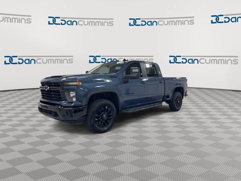 Used 2025 Chevrolet Silverado 2500 Custom w/ Custom Value Package AWD/4WD image 4