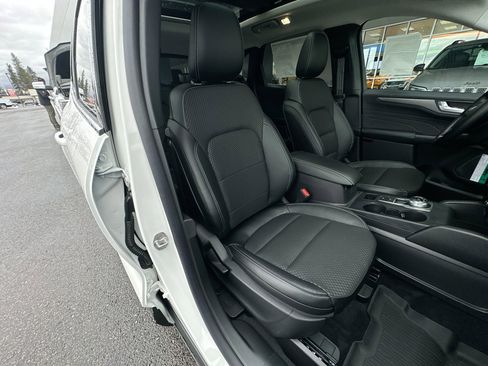 New 2025 Ford Escape SE FWD image 35