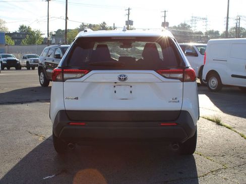 Used 2022 Toyota RAV4 LE AWD/4WD image 7