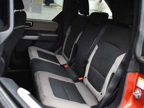 Used 2023 Ford Bronco Wildtrak image 16