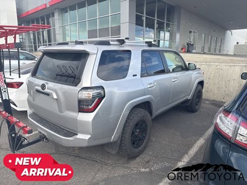 Used 2022 Toyota 4Runner SR5 Premium AWD/4WD image 9