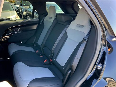 New 2025 Land Rover Range Rover Sport SV Edition Two image 15