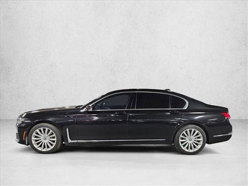 Used 2022 BMW 740i xDrive w/ Premium Package AWD/4WD image 9