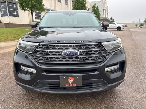 Used 2021 Ford Explorer XLT w/ Equipment Group 202A AWD/4WD image 2