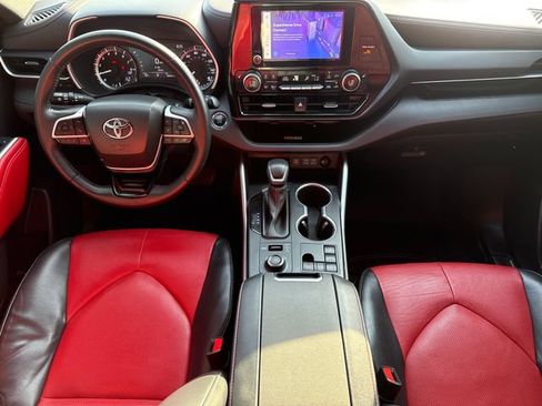 Used 2023 Toyota Highlander XSE AWD/4WD image 12