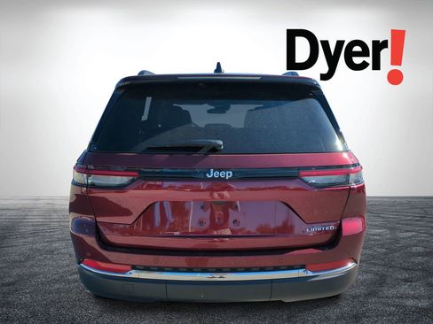 Used 2025 Jeep Grand Cherokee Limited RWD image 4