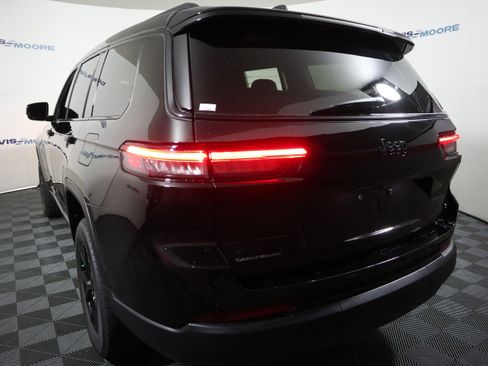 New 2025 Jeep Grand Cherokee L Altitude image 10