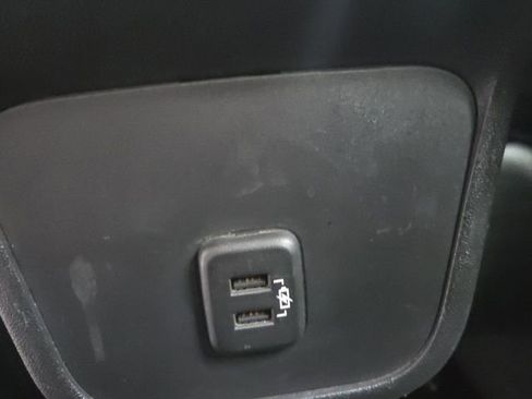 Used 2019 Chevrolet Equinox LS w/ LS Convenience Package image 18