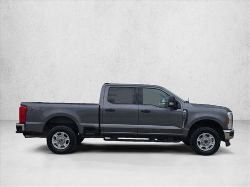 Used 2025 Ford F250 XLT AWD/4WD image 4