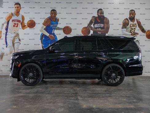 Used 2022 Cadillac Escalade Sport Platinum AWD/4WD image 18