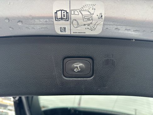 Used 2020 Ford Edge SEL w/ Convenience Package image 8