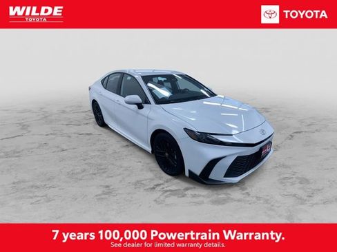 Certified 2025 Toyota Camry SE image 3