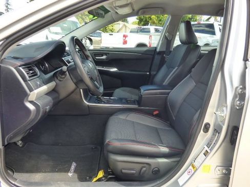Used 2016 Toyota Camry SE FWD image 20