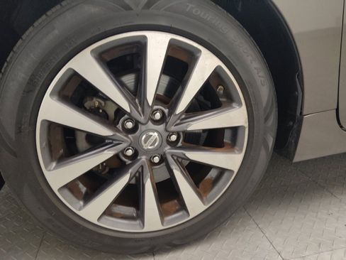 Used 2017 Nissan Altima 2.5 SL w/ Moonroof Package image 31