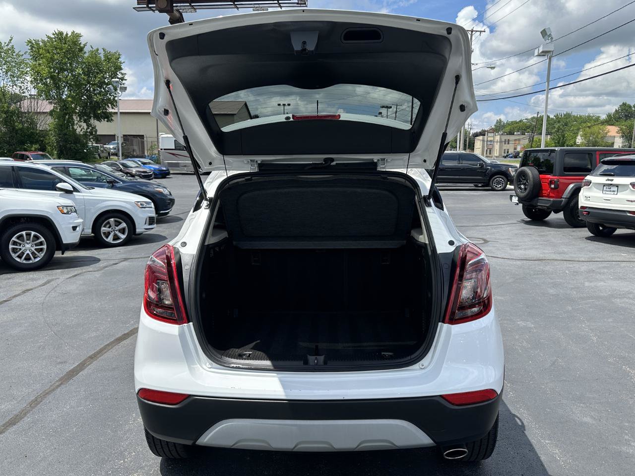Used 2020 Buick Encore Preferred w/ Safety Package FWD image 35