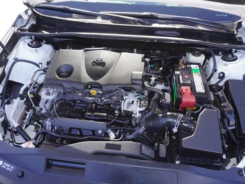 Certified 2018 Toyota Camry LE FWD image 17