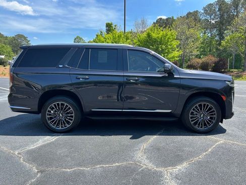 Used 2022 Cadillac Escalade Premium Luxury w/ LPO, Illumination Package AWD/4WD image 26
