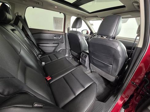 Used 2023 Nissan Rogue SV w/ SV Premium B Package AWD/4WD image 18