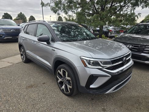 Used 2023 Volkswagen Taos SEL AWD/4WD image 8