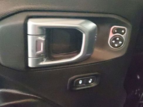 Used 2022 Jeep Wrangler Sport S image 19